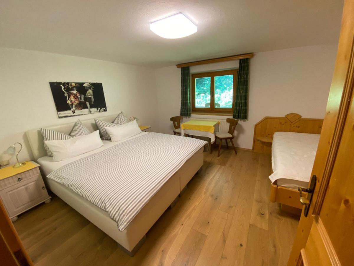 Haus Waldrand Daire Oberndorf in Tirol Dış mekan fotoğraf