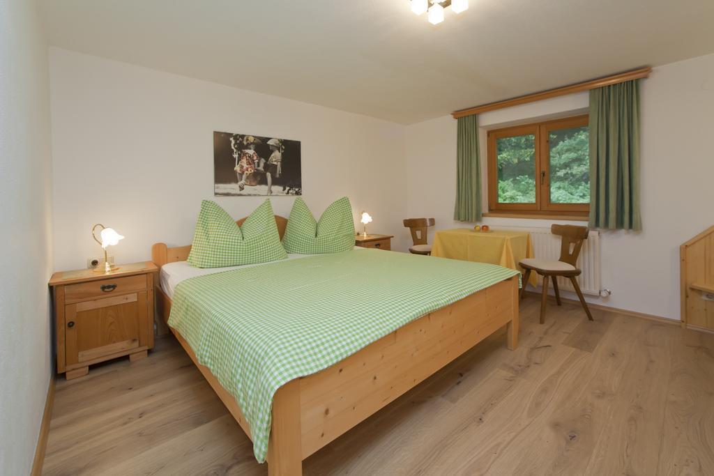 Haus Waldrand Daire Oberndorf in Tirol Dış mekan fotoğraf