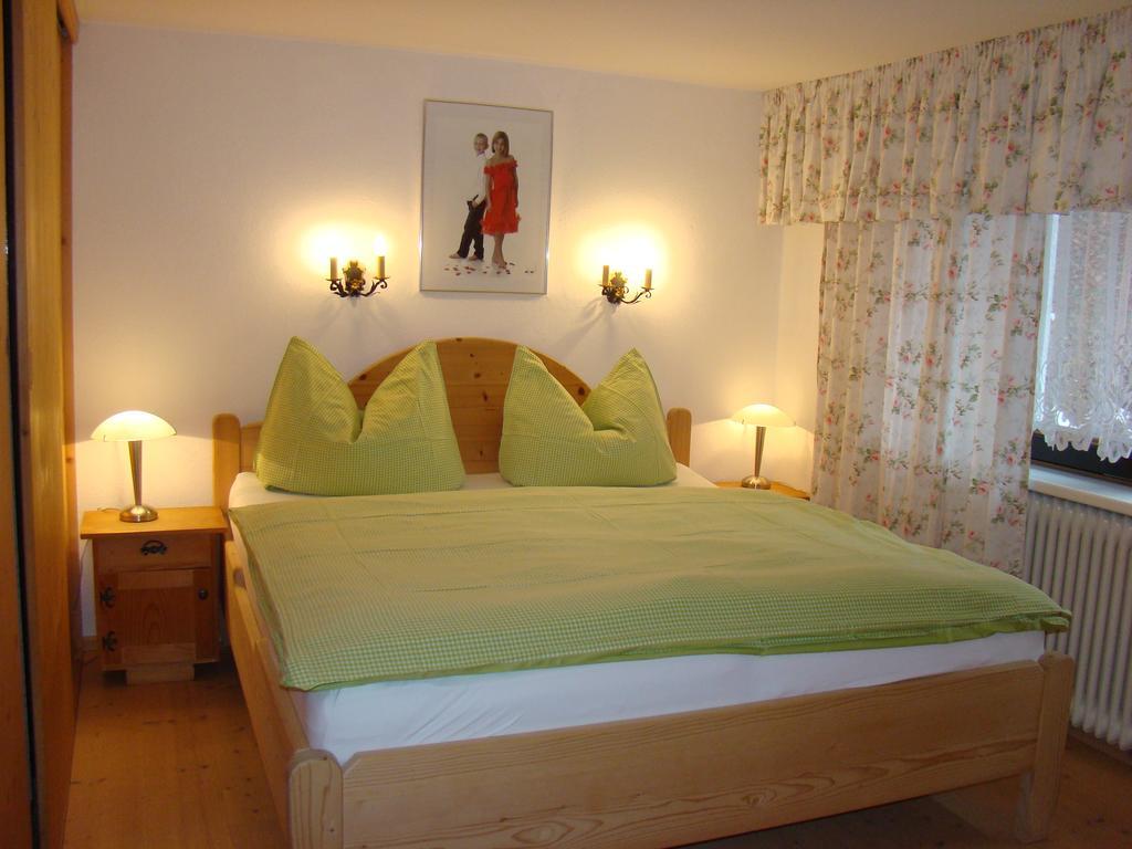 Haus Waldrand Daire Oberndorf in Tirol Dış mekan fotoğraf